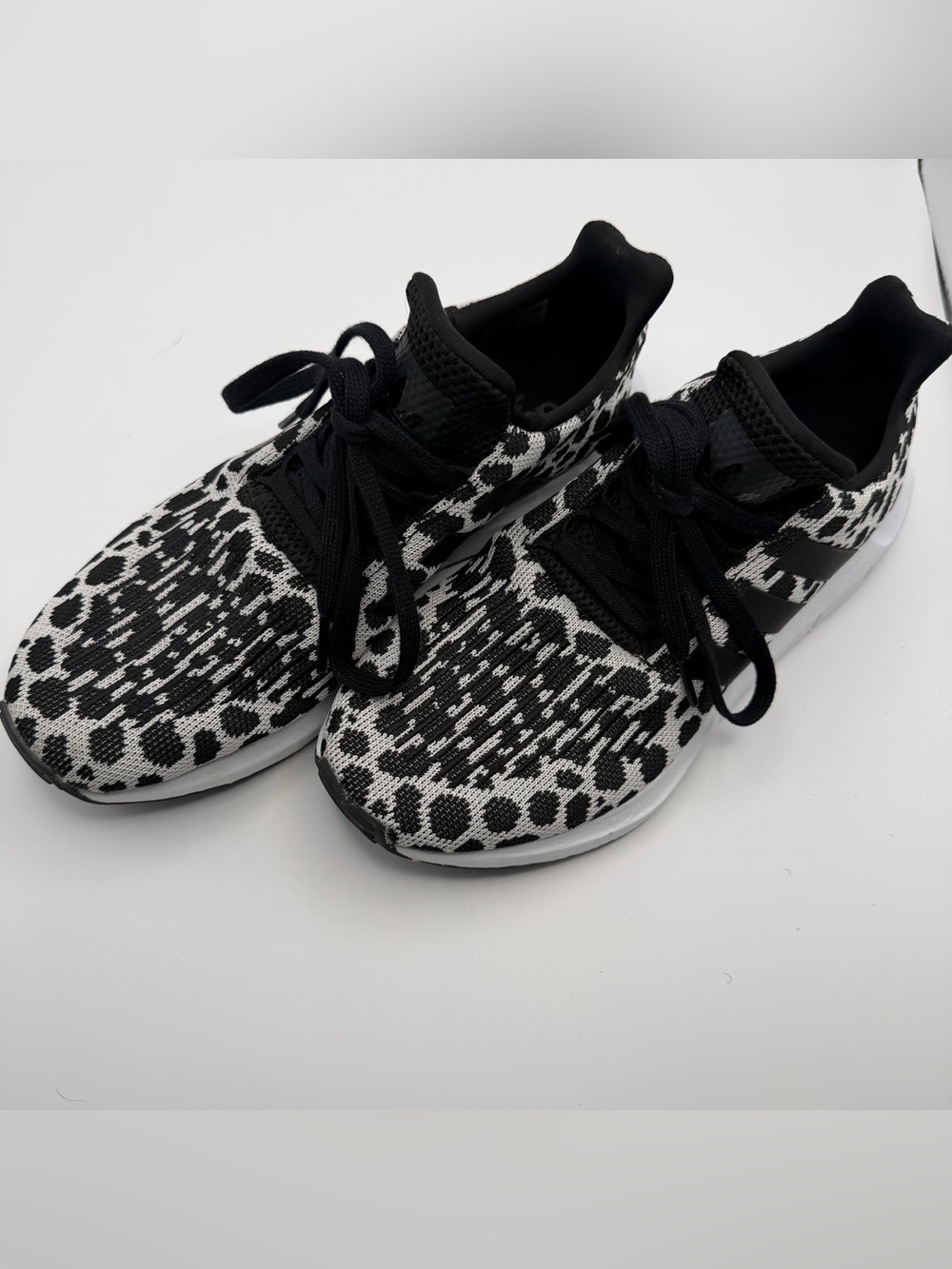 Adidas Swift Run Women’s 8.5 Black White Leopard Animal Print Sneakers